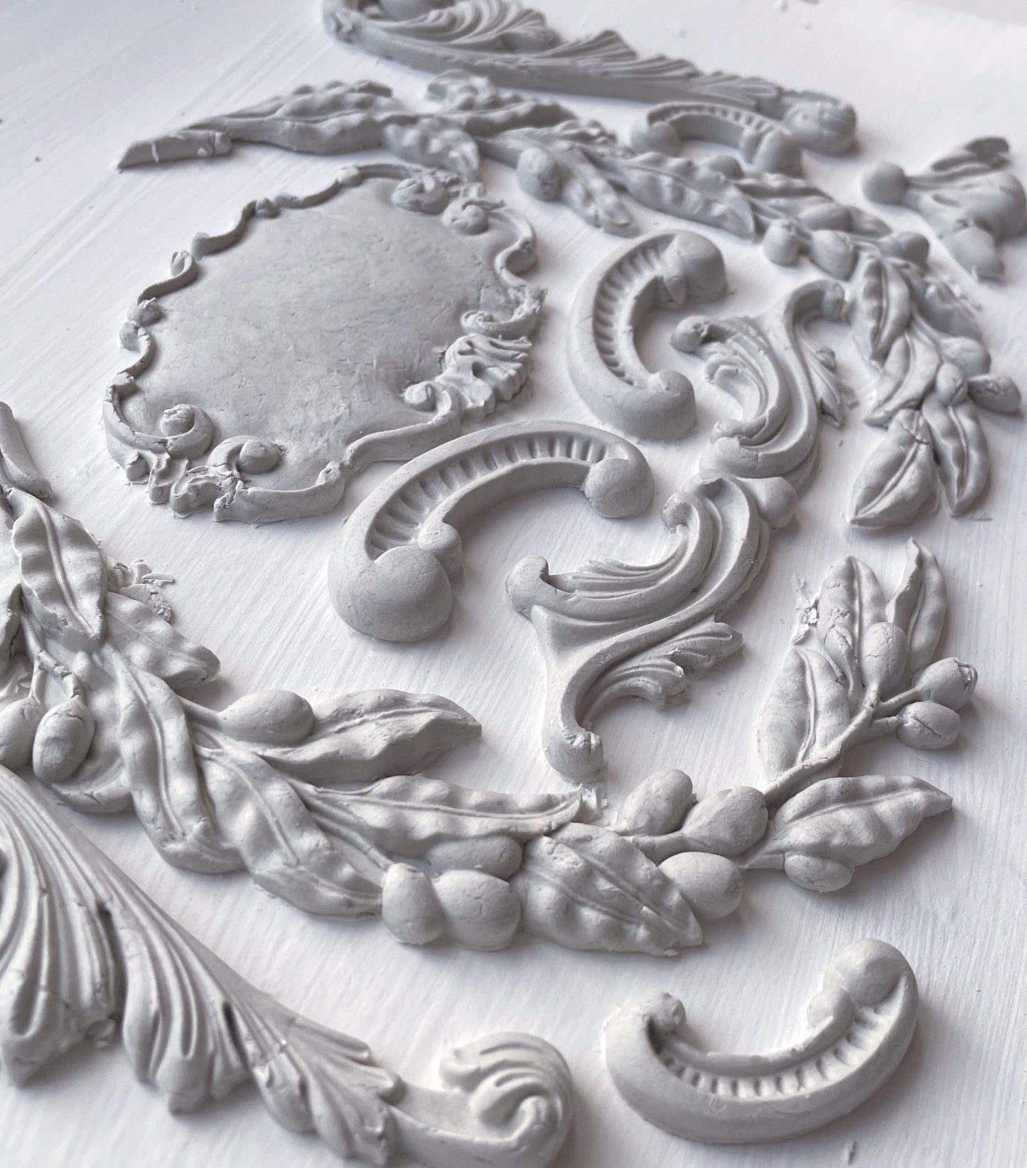 Olive Crest mould- IOD